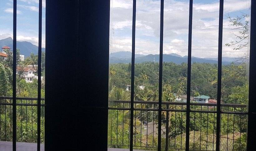 ペンション Knuckles View Bungalow