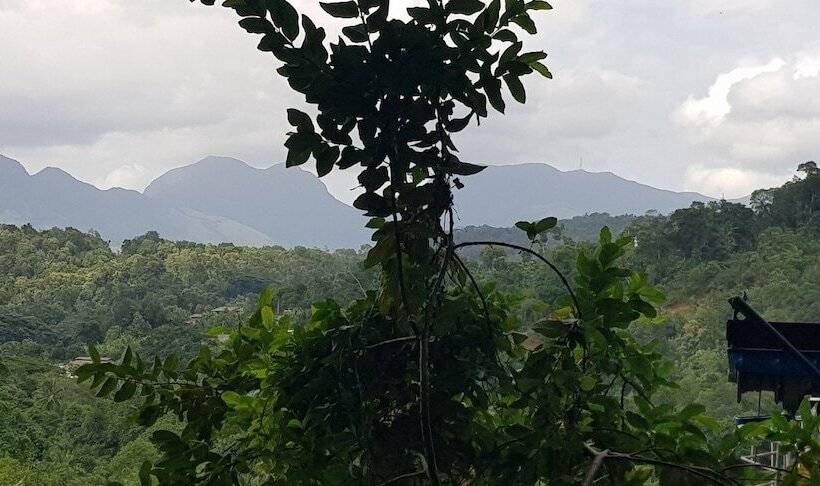 ペンション Knuckles View Bungalow