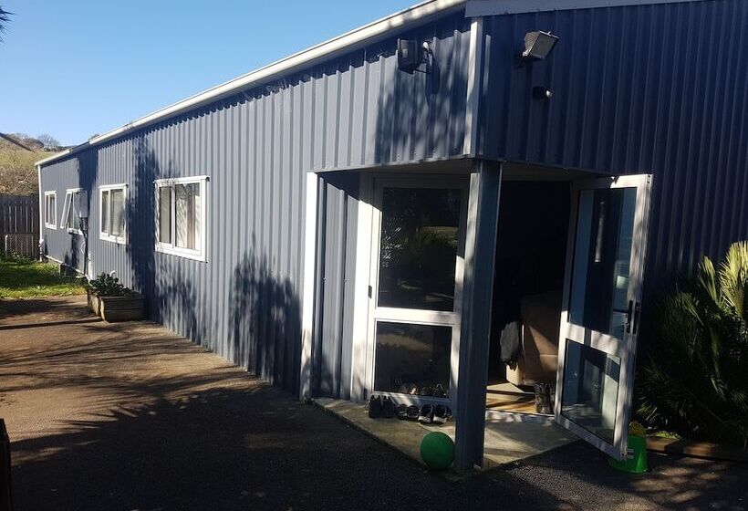 Пансион Koromatua Homestead