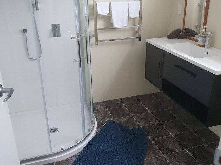 Пансион Koromatua Homestead