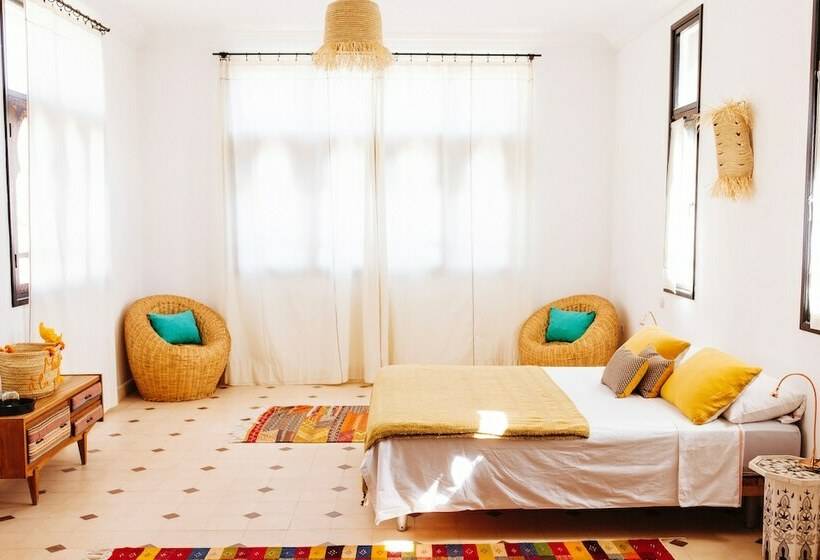 پانسیون La Maison Des Ailleurs