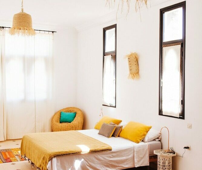 پانسیون La Maison Des Ailleurs