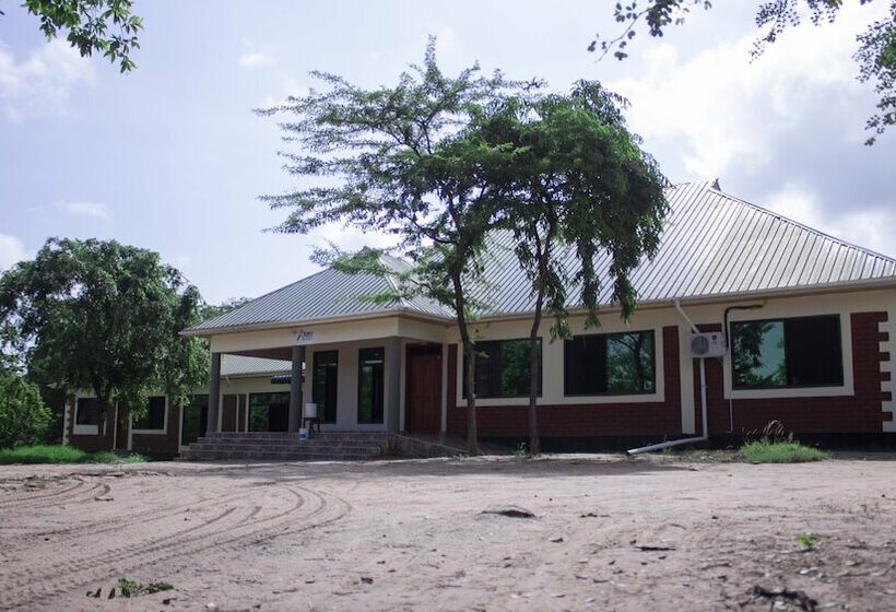بنسيون Mantis Lodge & Camping Site