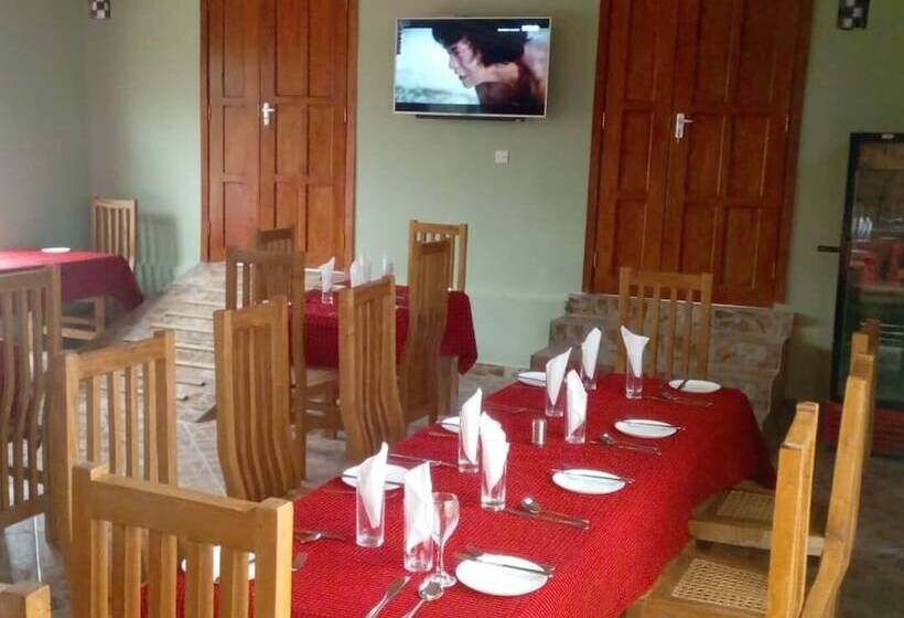 ペンション Mantis Lodge & Camping Site