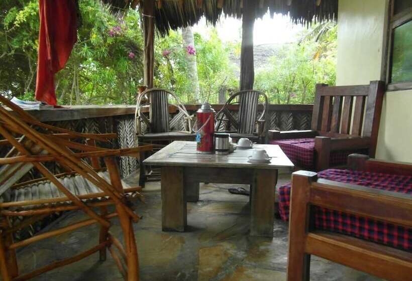 פנסיון Mike S Beach Cottages