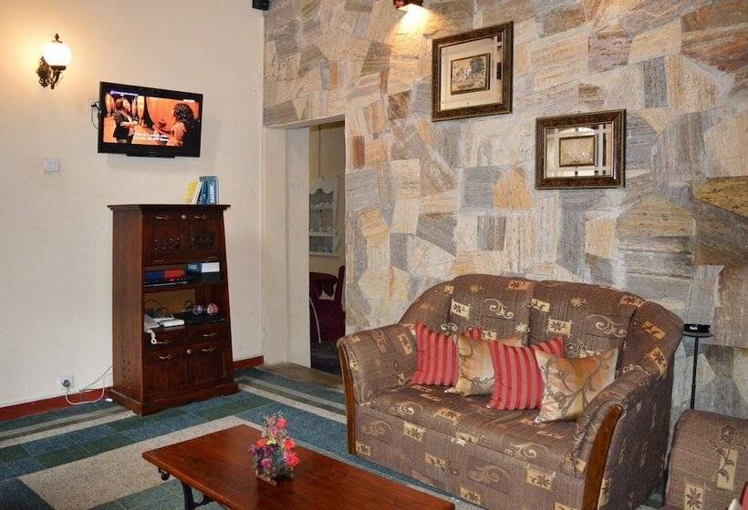 פנסיון Misty Holiday Nest