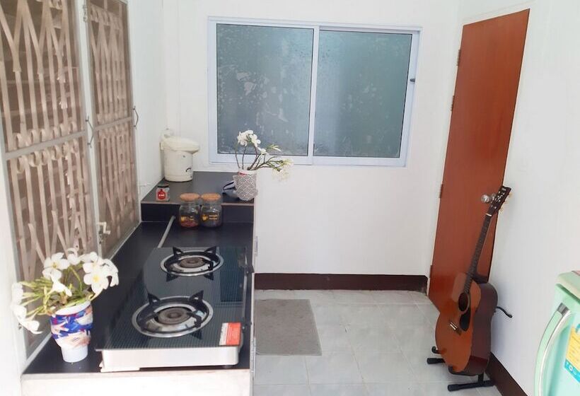 פנסיון Mj House Stay With Guest And Host