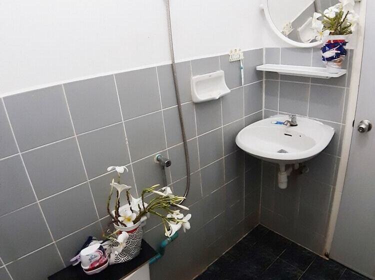 פנסיון Mj House Stay With Guest And Host