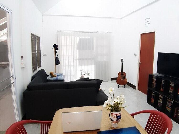 פנסיון Mj House Stay With Guest And Host