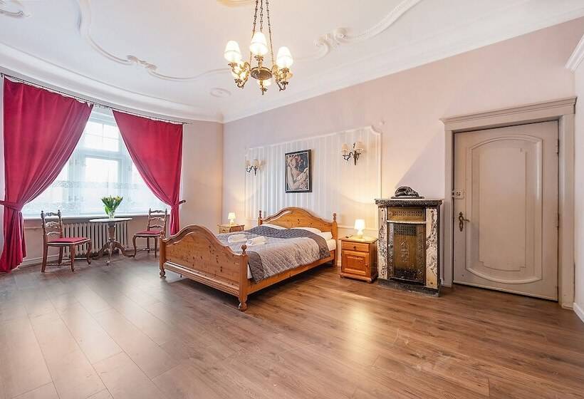 پانسیون Pałacyk Deja Vu Residence