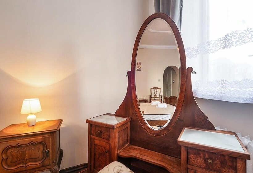 پانسیون Pałacyk Deja Vu Residence