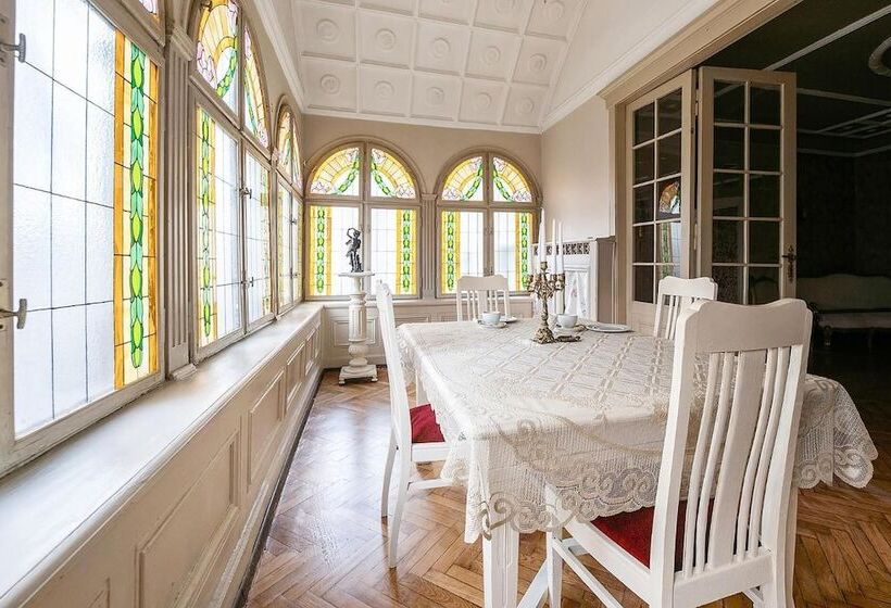 پانسیون Pałacyk Deja Vu Residence