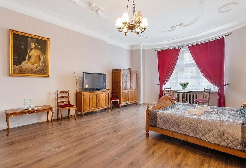 پانسیون Pałacyk Deja Vu Residence