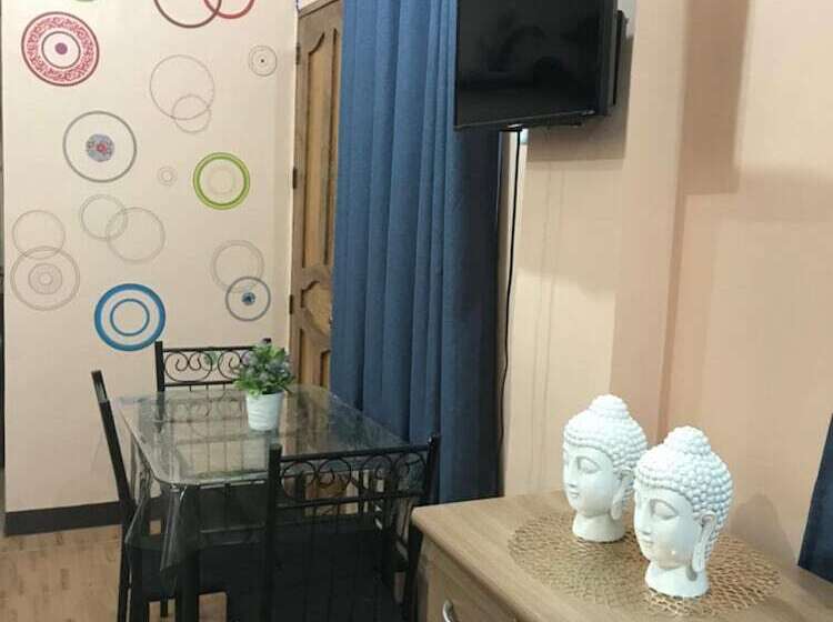 پانسیون Palompon Traveler S Lodge