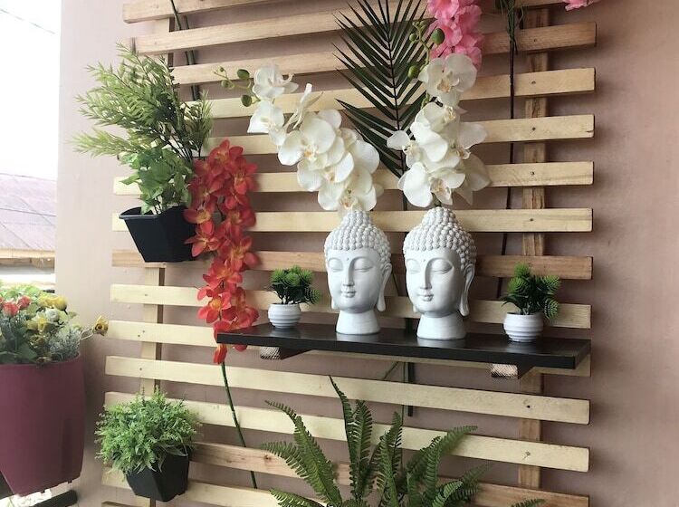 پانسیون Palompon Traveler S Lodge