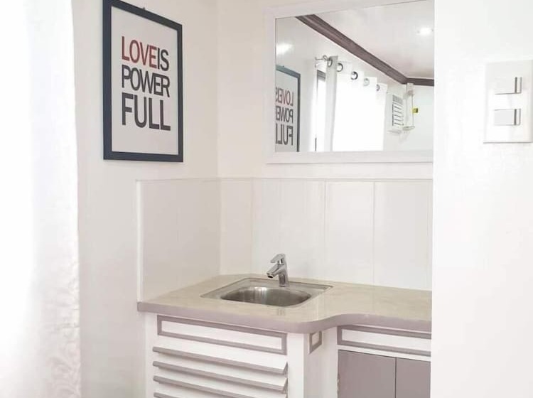 پانسیون Palompon Traveler S Lodge