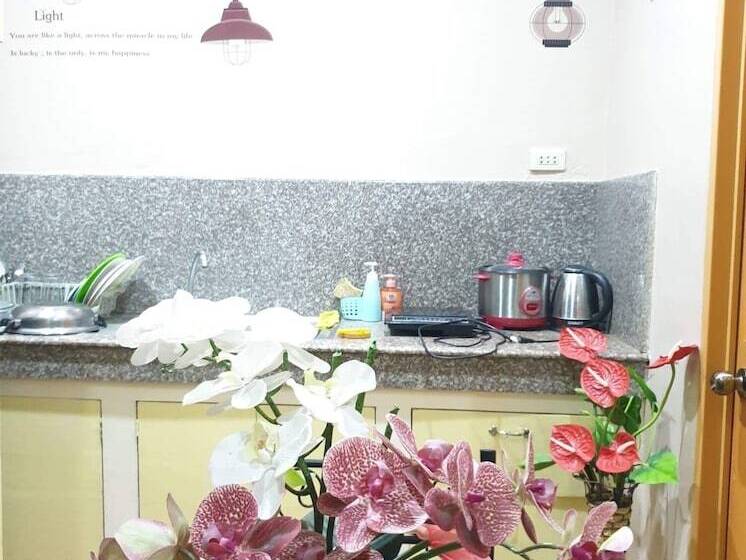 پانسیون Palompon Traveler S Lodge