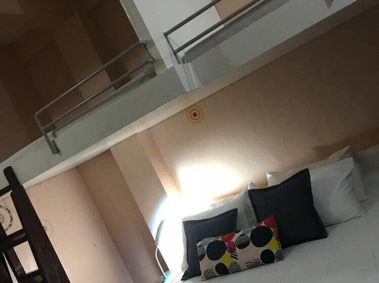 پانسیون Palompon Traveler S Lodge