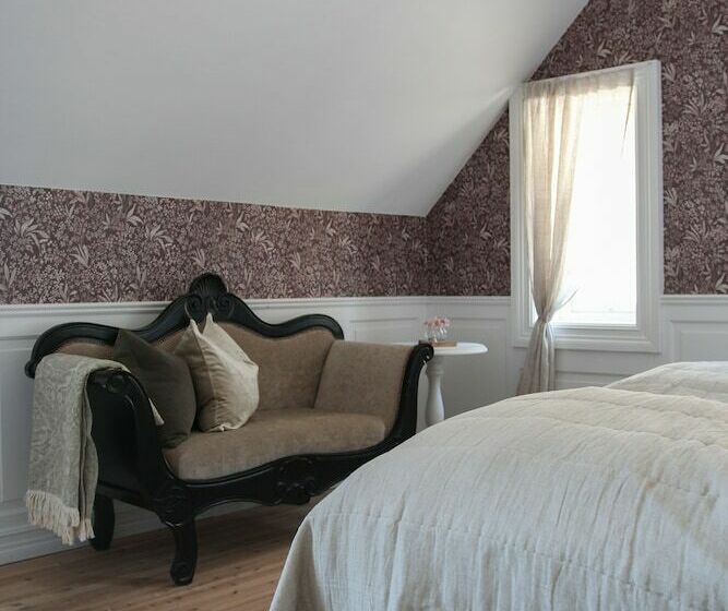 Пансион Petrines Guesthouse