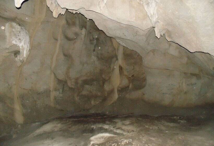 پانسیون Saynambak Riverside Guest House