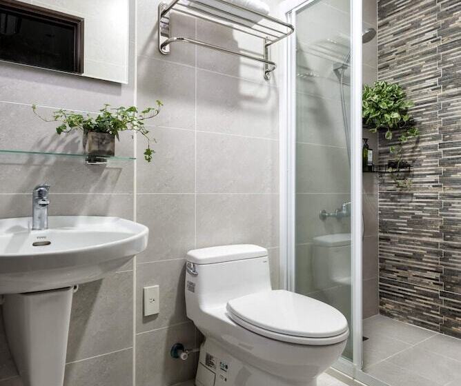 پانسیون Single Eyelid Hostel