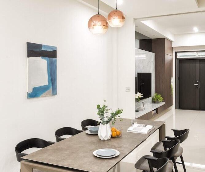 پانسیون Single Eyelid Hostel