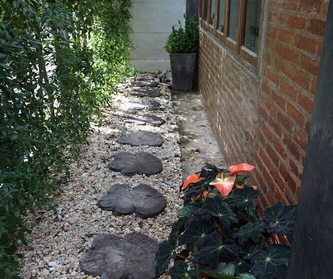 Pension (Hôtel basse catégorie) ท่ามะโอบูทีคโฮมสเตย์ Tha Ma O Bouteak Homestay