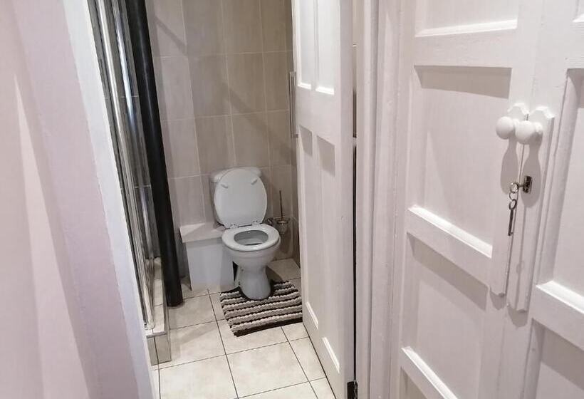 פנסיון Easy Inn Guesthouse