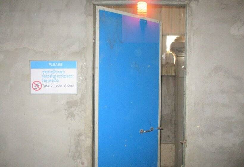 פנסיון The Happy Family House