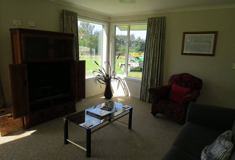 بنسيون Waikawa House