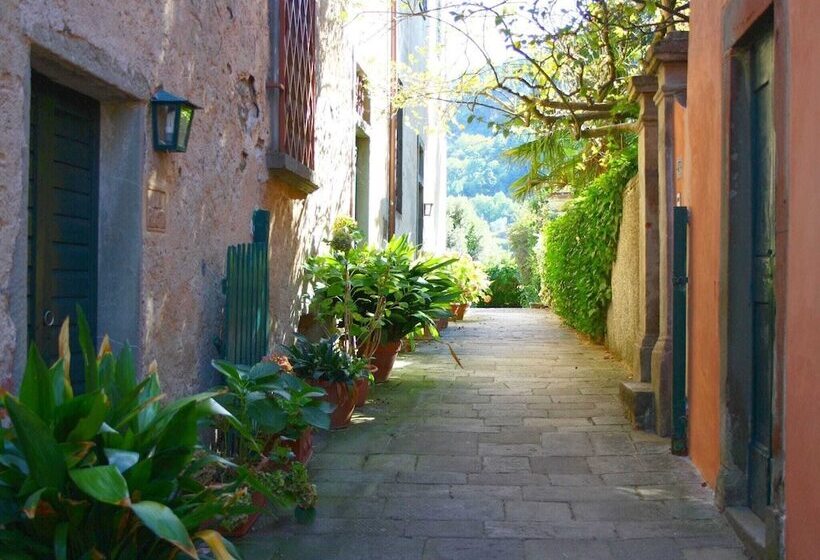 Plush Farmhouse In Bacchereto With Swimming Pool