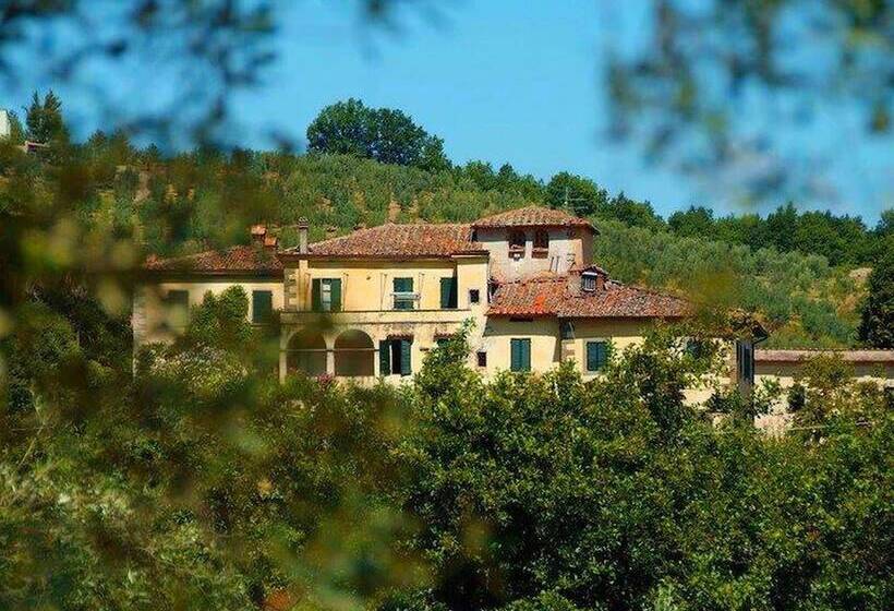 Plush Farmhouse In Bacchereto With Swimming Pool