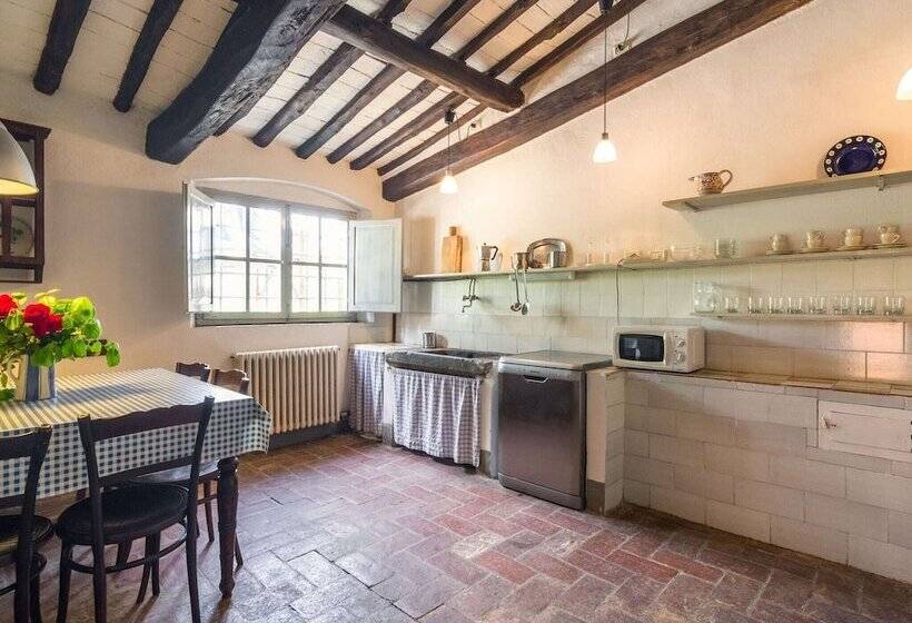 Plush Farmhouse In Bacchereto With Swimming Pool
