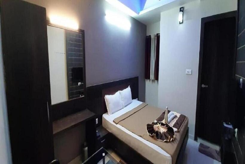 Pratap Iinternational By Shrigo Hotels