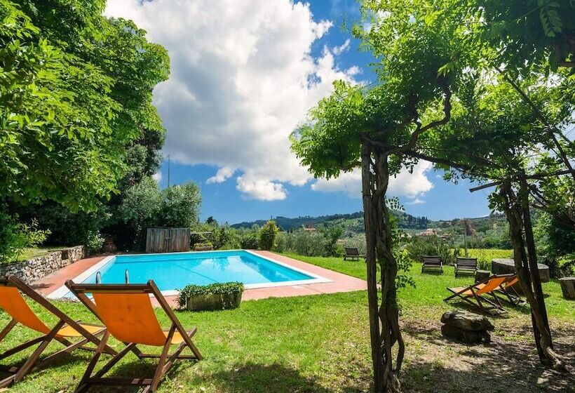 Pretty Farmhouse In Bacchereto With Swimming Pool