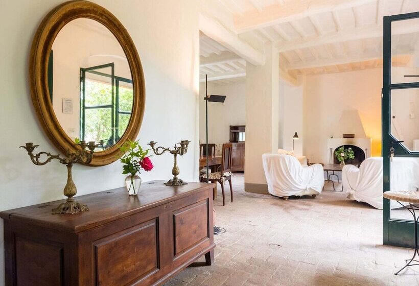 Pretty Farmhouse In Bacchereto With Swimming Pool