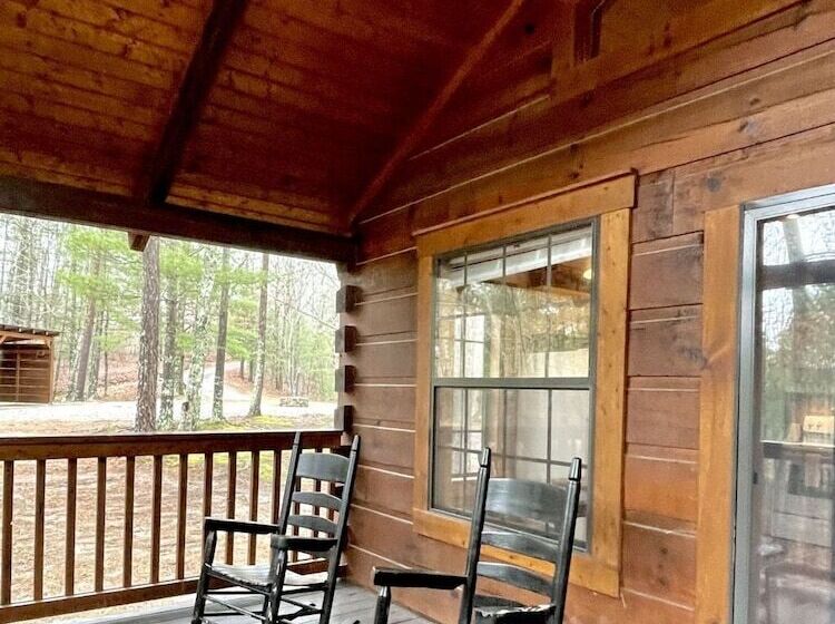 Private And Perfect!   Hot Tub, King Bed, Fireplace   Dog And Motorcycle Friendly Studio Cabin By Re