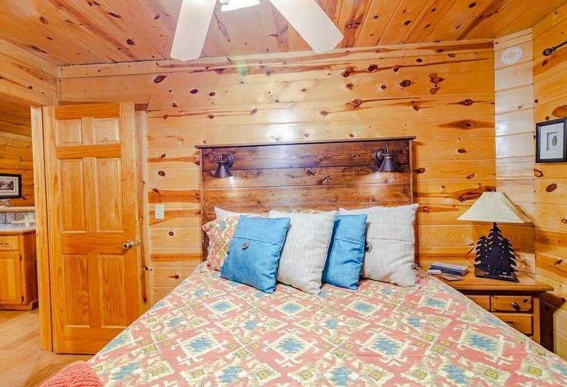 Ridgeview Retreat Seclude Cabin Includes Wifi, Cable, And Charcoal Grill By Redawning