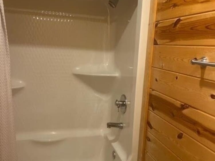 Ridgeview Retreat Seclude Cabin Includes Wifi, Cable, And Charcoal Grill By Redawning