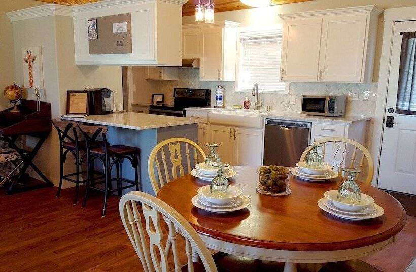 Safari On Glover River With Private Riverfront Access And Hot Tub By Redawning