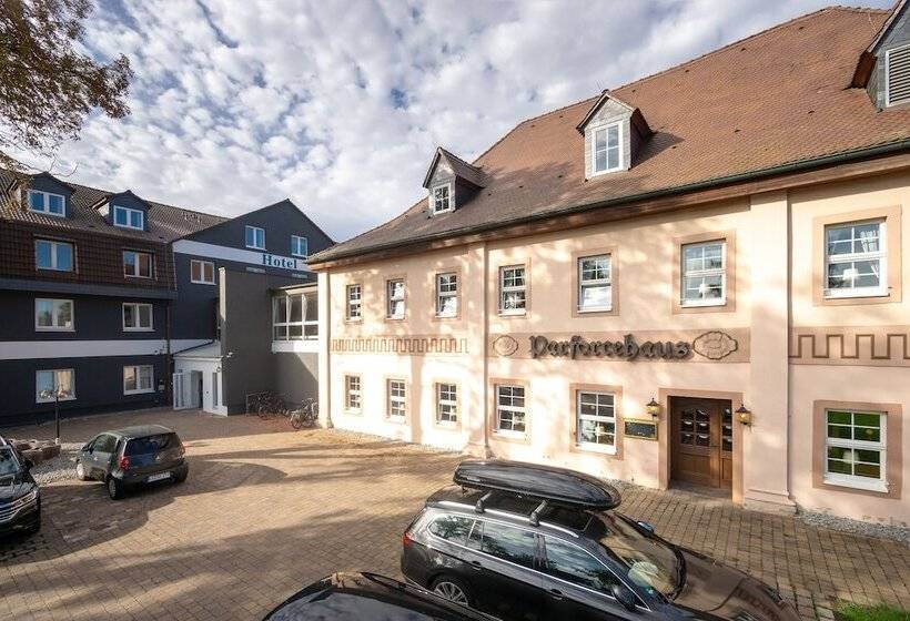 Sl Otel Im Parforcehaus