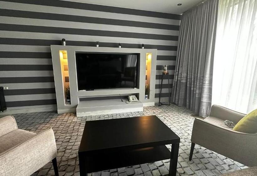 Sl Otel Im Parforcehaus