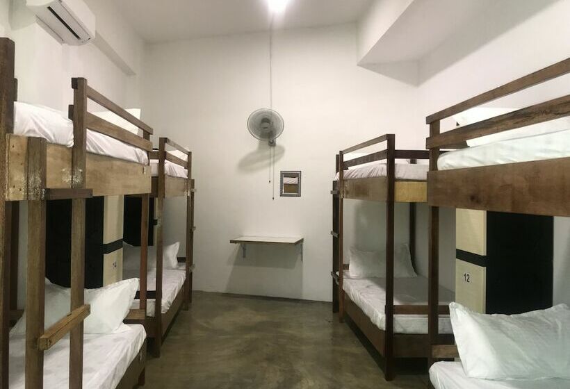 Spot On 89767 Memoire Lodging   Hostel