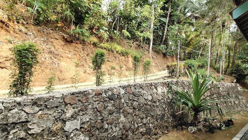 Sutrisno Homestay Hostel