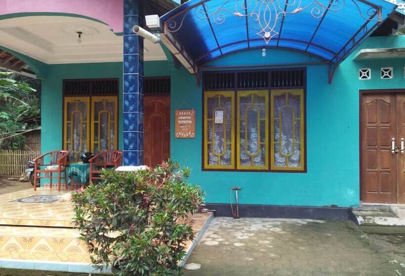 Sutrisno Homestay Hostel