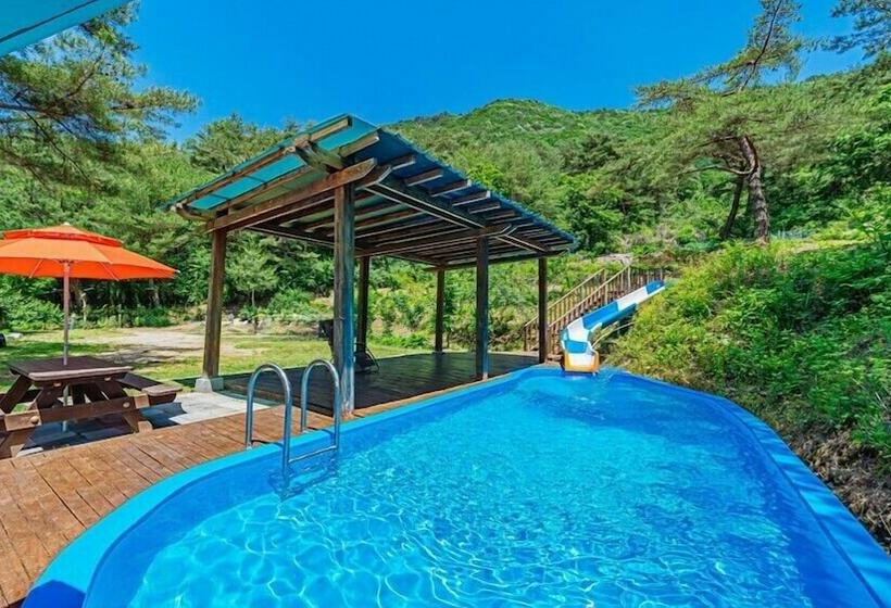 Youngwol Cloud Garden Pension