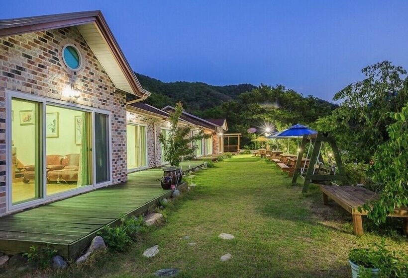 Youngwol Cloud Garden Pension