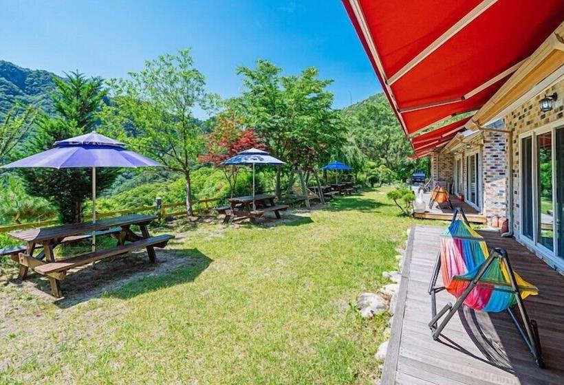 Youngwol Cloud Garden Pension