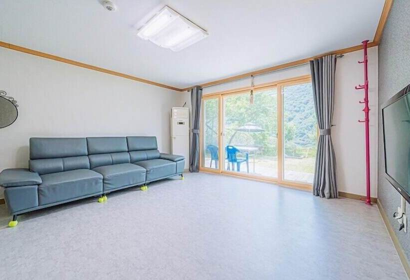 Youngwol Cloud Garden Pension