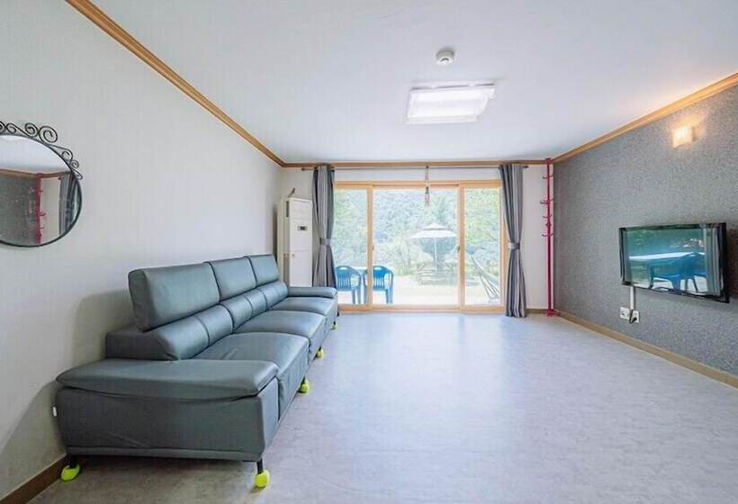 Youngwol Cloud Garden Pension